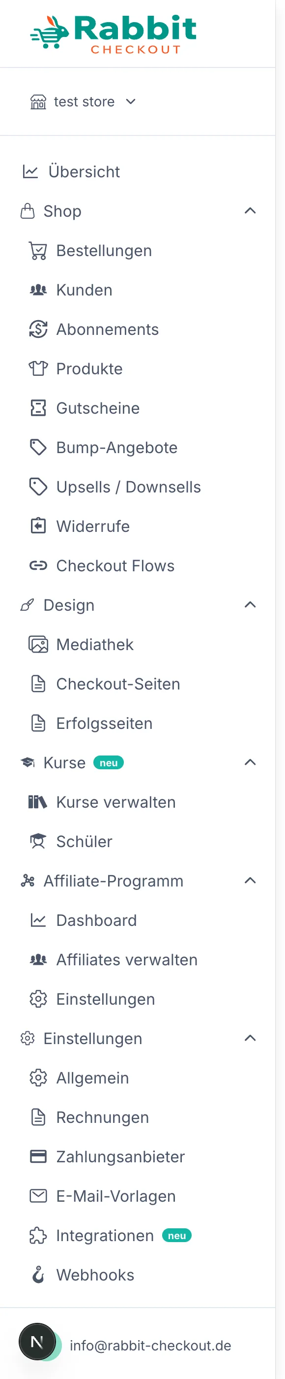Seitenmenü des Dashboards mit den Gruppen Übersicht, Shop (Bestellungen, Kunden, Abonnements, Produkte, Gutscheine, Bump-Angebote, Upsells / Downsells, Widerrufe, Checkout Flows), Design (Mediathek, Checkout-Seiten, Erfolgsseiten), Kurse (Kurse verwalten, Schüler), Affiliate-Programm (Dashboard, Affiliates verwalten, Einstellungen) und Einstellungen (Allgemein, Rechnungen, Zahlungsanbieter, E-Mail-Vorlagen, Integrationen, Webhooks, Ereignisse) sowie einem Eintrag Hilfe.