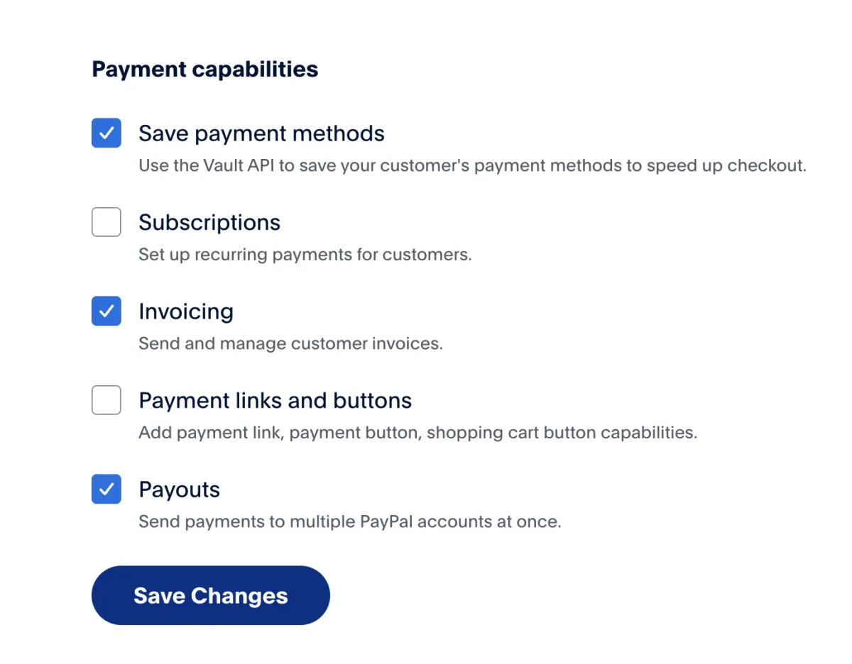 Der Abschnitt „Payment capabilities“ im PayPal-Entwickler-Dashboard mit fünf Ankreuzfeldern: „Save payment methods“ (Beschreibung: Use the Vault API to save your customer's payment methods to speed up checkout) ist gesetzt, „Subscriptions“ ist nicht gesetzt, „Invoicing“ ist gesetzt, „Payment links and buttons“ ist nicht gesetzt, „Payouts“ ist gesetzt. Darunter die Schaltfläche „Save Changes“.